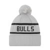 NEW ERA NBA CHICAGO BULLS JAKE CUFF BOBBLE BEANIE HAT LIGHT GREY